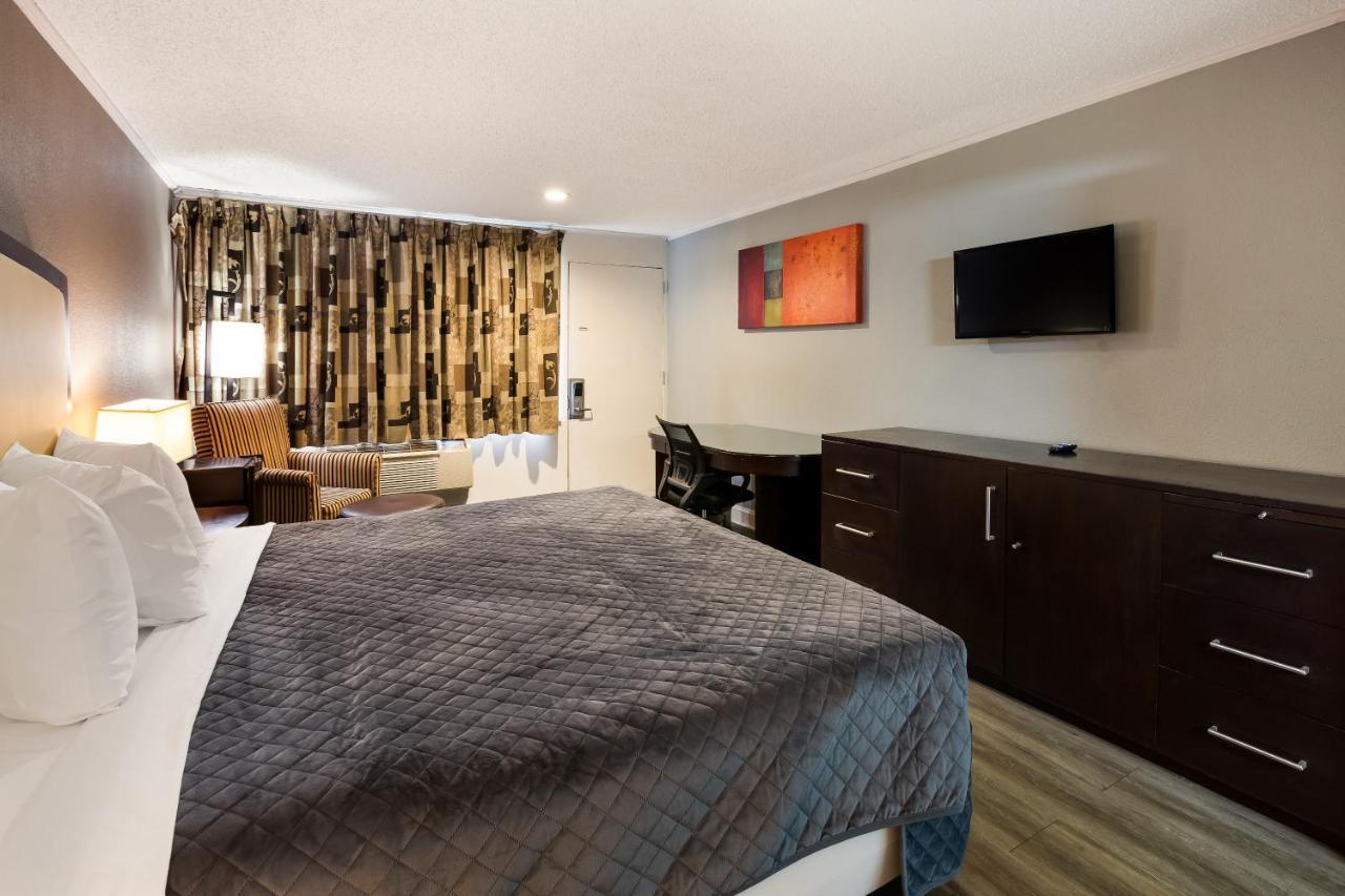 Hotel Knights - Bragg 2*