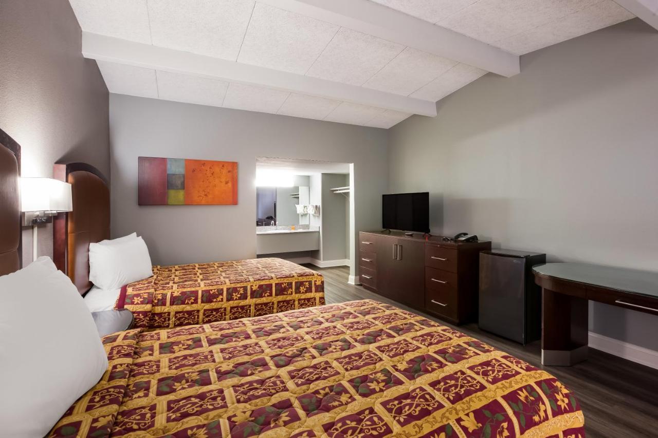 Knights - Bragg Hotel 2*